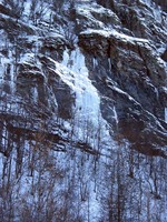 Cascade du parking - face nord