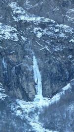 Erection (cascade de la Balme)