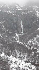 Erection (cascade de la Balme)