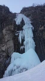 Erection (cascade de la Balme)